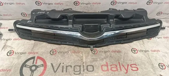 Toyota Verso-S Front bumper upper radiator grill 5311152670