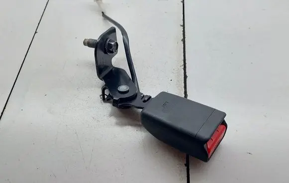 Nissan Navara D23 Rear seatbelt buckle 202611201509 928742