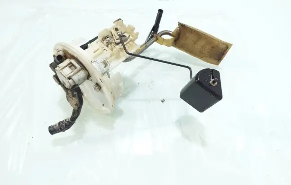 Toyota Avensis Verso Fuel level sensor B2111077