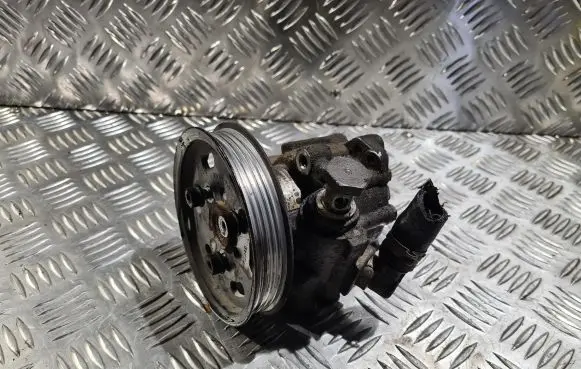 Audi A4 S4 B6 8E 8H Power steering pump