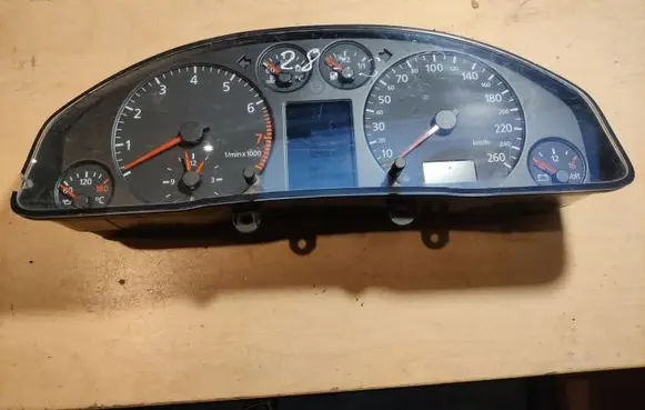 Audi A6 S6 C5 4B Speedometer (instrument cluster) 4B0919880H