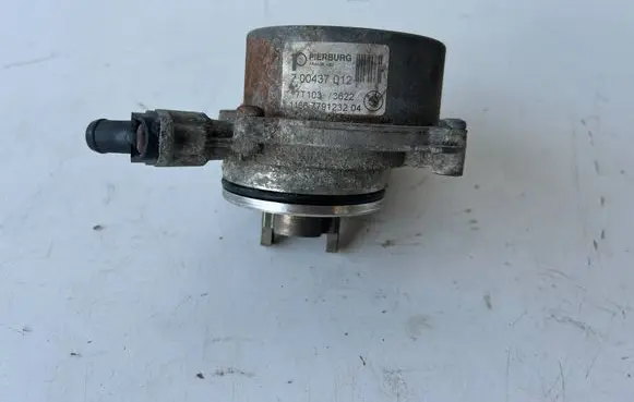 BMW 5 E60 E61 Vacuum pump 700437012