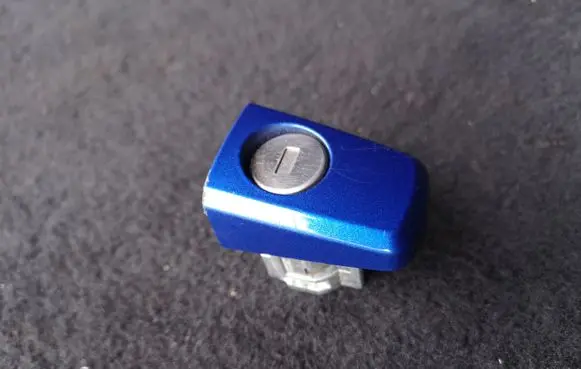 Opel Mokka Front door lock (next to the handle) 