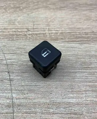 BMW 5 E39 Central locking switch button 8360828
