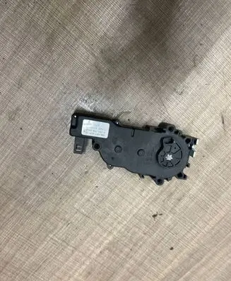 Mercedes-Benz C W204 Tailgate boot lock/latch motor A2047500060 6NW00942400