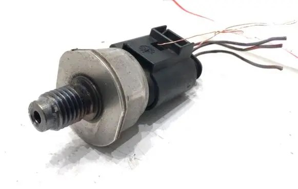 Audi A8 S8 D3 4E Fuel pressure sensor 059130758E