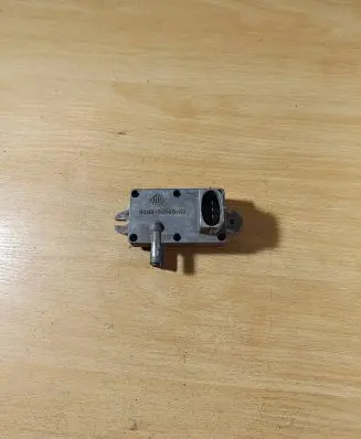 Ford Mondeo MK II Air pressure sensor 93BB9J460AA