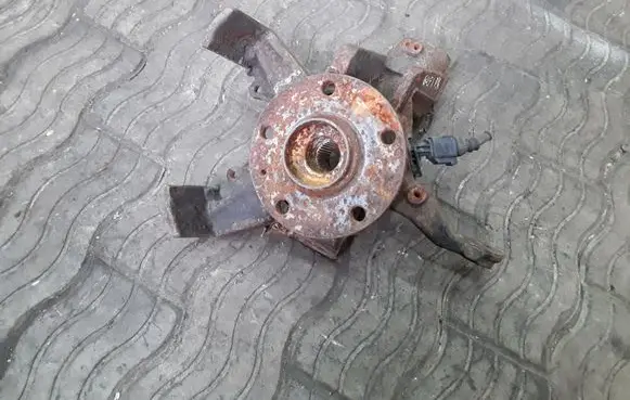 Volkswagen Golf V Front wheel hub NOCODE