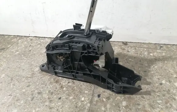 Lexus ES 250 - 300 - 330 Gear shifter/selector 75G651
