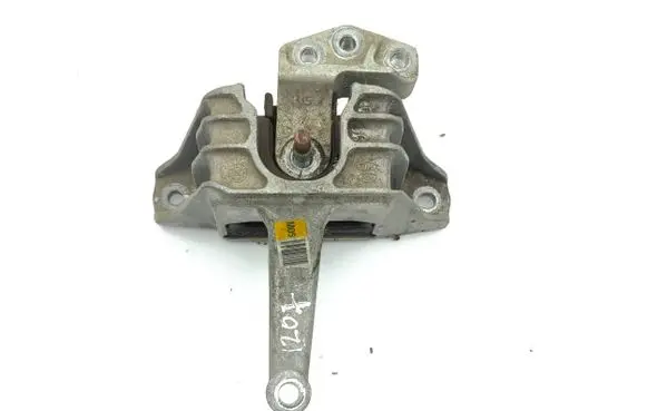 Hyundai Kona I Engine mount bracket 21810J9100 139017 0E121097