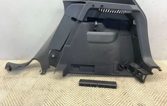 Trunk/boot side trim panel