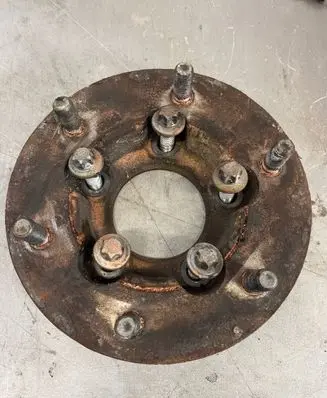 Renault Master III Front wheel hub