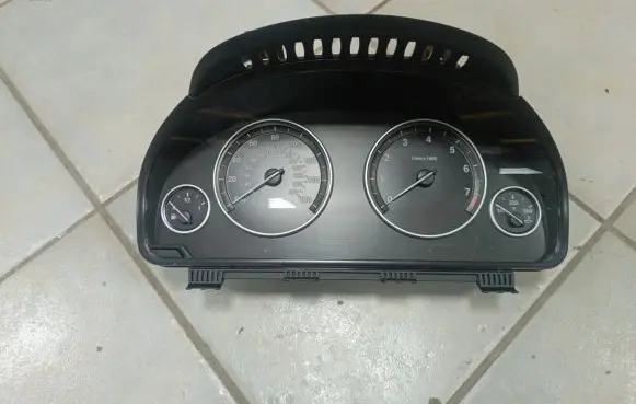 BMW 5 F10 F11 Speedometer (instrument cluster) 938348701