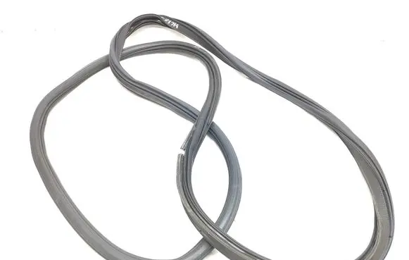 Trunk rubber seal (body)