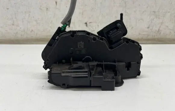 Audi Q3 F3 Rear door lock 5TA839015H