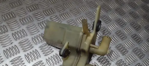 Mazda 3 I Power steering fluid tank/reservoir