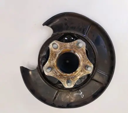 Nissan Leaf II (ZE1) Rear wheel hub