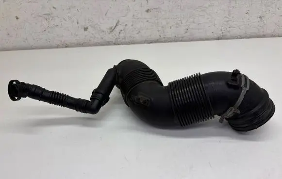 Skoda Octavia Mk2 (1Z) Air intake hose/pipe 3C0129654M