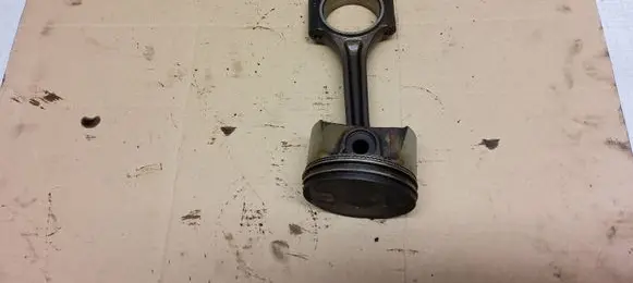 Audi 100 S4 C4 Piston 