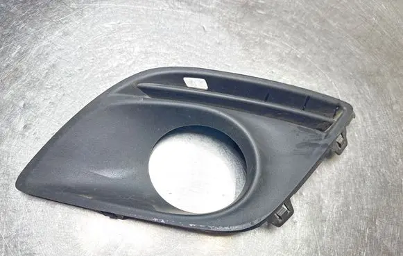 Volvo XC60 Front fog light trim/grill 30763417 BP8BB 30763415