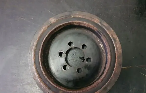 BMW 1 E81 E87 Crankshaft pulley 7551308
