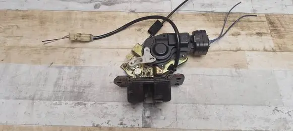 Toyota Previa (XR30, XR40) II Tailgate/trunk/boot lock/catch/latch