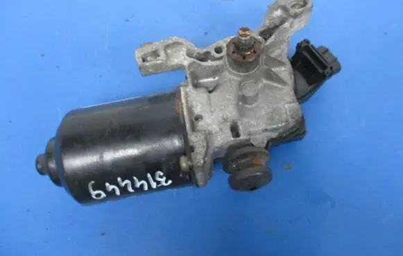 Mazda 6 Front wiper linkage and motor