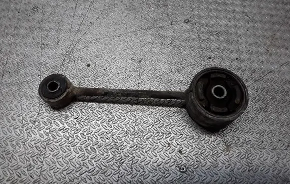 Subaru Forester SF Engine mount bracket