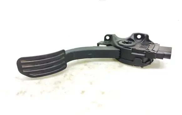 Volvo V70 Accelerator throttle pedal 31329058 6PV01083401 C95YE03