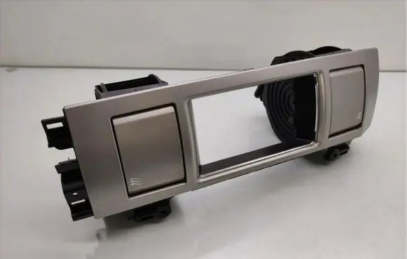 Mercedes-Benz C W204 Dash center air vent grill CX23-19K617-AB