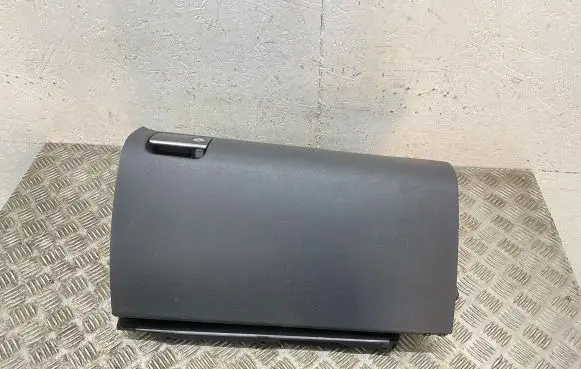 Mercedes-Benz ML W164 Glove box A1646800091 A1646890139