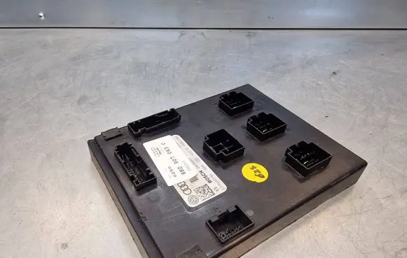 Audi A4 S4 B8 8K Comfort/convenience module 8K0907063C 04020001 F005V00750