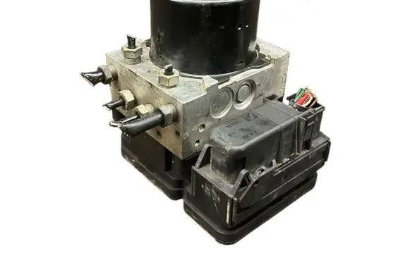 Volvo XC70 ABS Pump 30681619 A426G 10W023