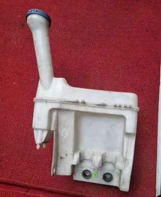 Peugeot 107 Windshield washer fluid reservoir/tank 0004016 B01B0