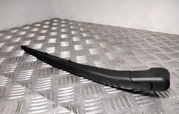 Citroen C4 I Rear wiper blade arm