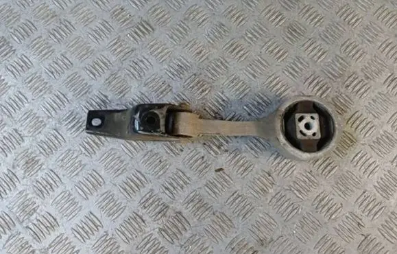 Engine mount bracket