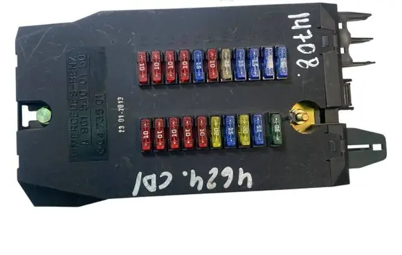 Mercedes-Benz Sprinter W901 W902 W903 W904 Fuse module A9015400150