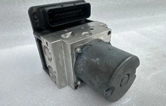 BMW 5 F10 F11 ABS Pump 6799517 DSCE10 6799515