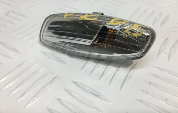 Citroen C5 Front fender indicator light 9680005180