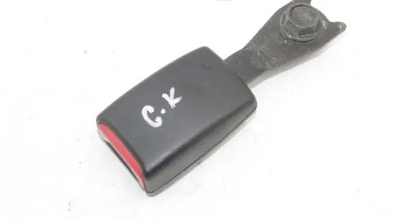 Mitsubishi Pajero Rear seatbelt buckle