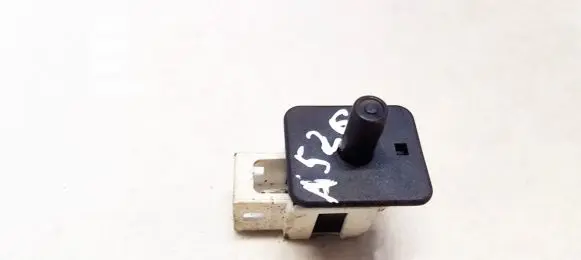 Mercedes-Benz E W211 Front door sensor 2028209410 300150