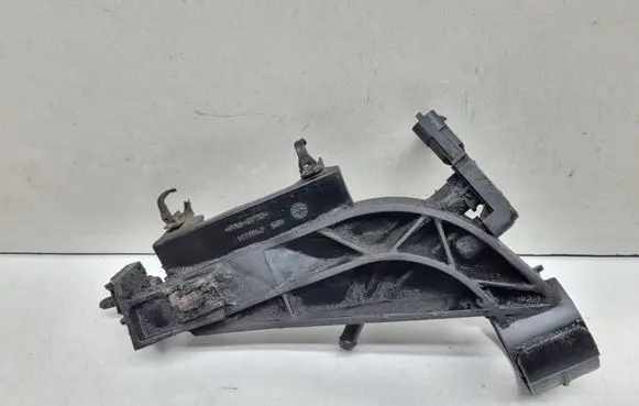 Nissan X-Trail T32 Intercooler pipe mounting bracket 1171942