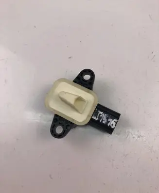 Volvo XC60 Airbag deployment crash/impact sensor 30798030