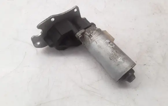 BMW 3 E92 E93 Seat adjustment motor 0130002616 P1024950200