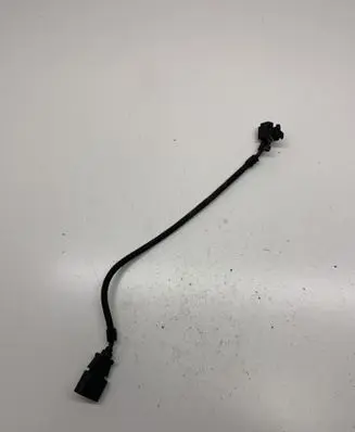 Volkswagen PASSAT B6 Crankshaft position sensor 9805940