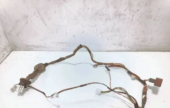 Toyota Corolla E120 E130 Rear door wiring loom 8215402190