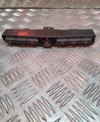 Opel Astra H Hazard light switch 13100112