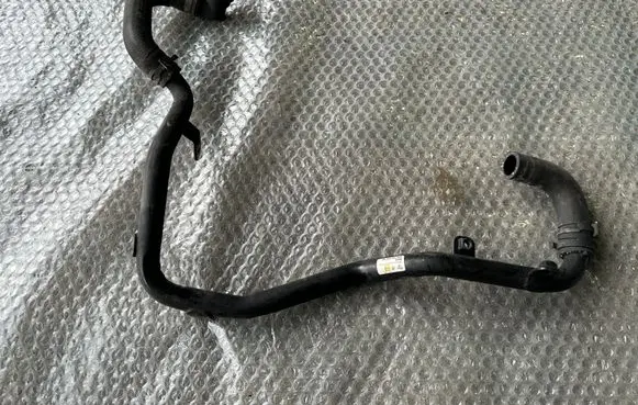 Porsche Cayenne (92A) Engine coolant pipe/hose 7P0121070AD 7P0121156C