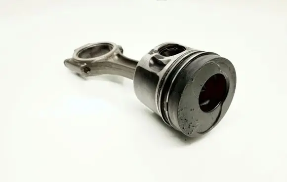 Volkswagen Bora Piston with connecting rod 19R1 038H V400
