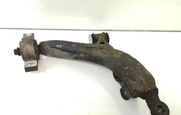 Lexus IS 220D-250-350 Front lower control arm/wishbone